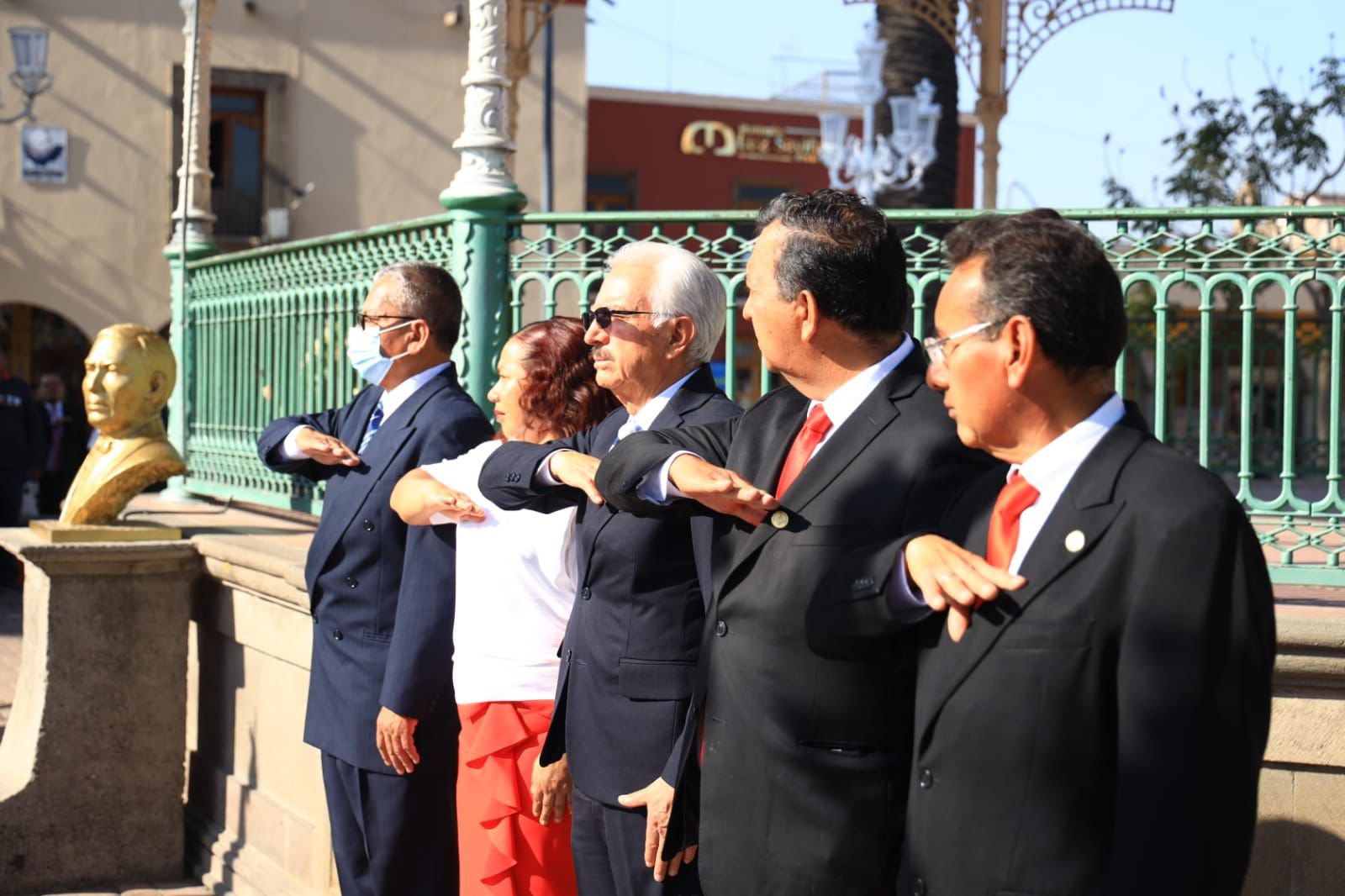 Ayuntamiento de Chiautempan conmemora natalicio de Benito Juárez